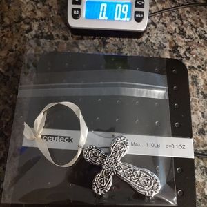 Touch of elegance to decor beautiful Silver Decorative ornate cross 2004 NFC